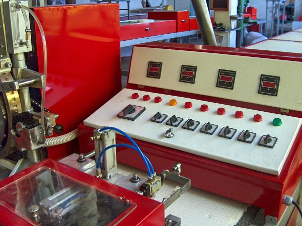 ЛИНИЯ ДЛЯ ПРОИЗВОДСТВА ПРЕССОВАННОГО САХАРА ТИПА C  МОДЕЛЬ TYO – KrC2P — фото 3